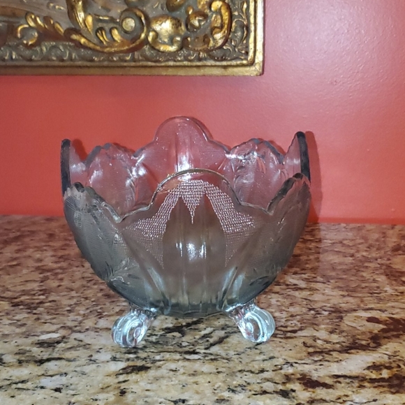 *1117 Vintage Light Blue Footed Carnival Glass Fruit Bowl - Picture 4 of 12